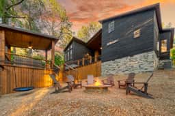 New! Luxury Cabin Retreat Hot Tub-Playset-Firepit - Image 4